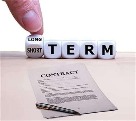 Long-term vs short-term contracts
